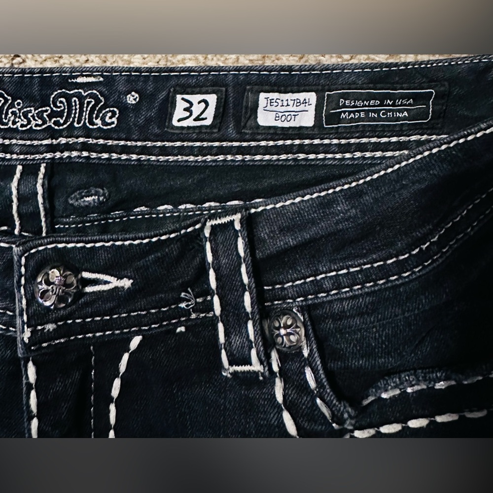 •SOLD•Buckle Miss Me Jeans size 32 - Picture 4 of 14